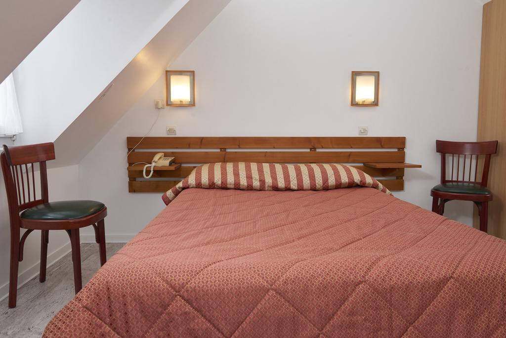 Chambres D'Hotes Du Colvert Forges-les-Eaux Luaran gambar